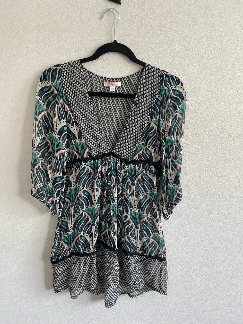 Lux Multicolor Patterned V-Neck Blouse with Teal and Navy